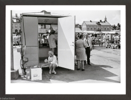 1. Glasskiosk, 1973